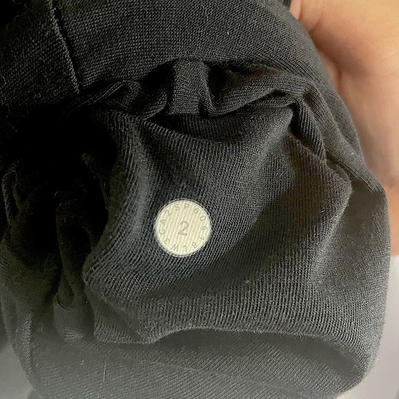 Lululemon Pullover with thumb holes - Picture 3 of 4